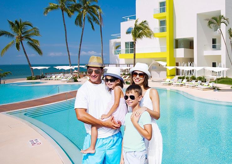 WINTER IS BETTER WHEN YOU TRAVEL! Krystal® Ixtapa All Inclusive WINTER IS BETTER WHEN YOU TRAVEL! Krystal® Ixtapa All Inclusive